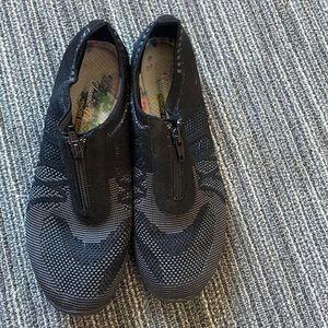 Skechers Classic Fit & Cooled Memory Foam, Zipper Shoes